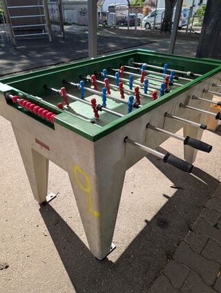 Unser Tischkicker ist wieder einsatzbereit
